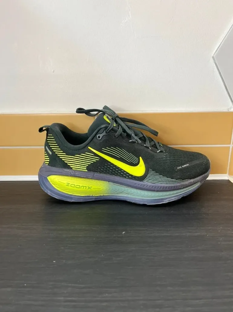 Used Nike Vomero 18 bike — image 7 of 15