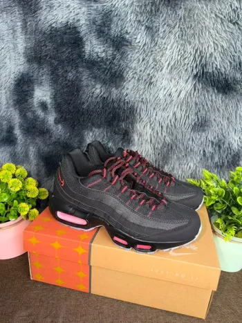 Used Pegasus 95 Premium Running Shoes