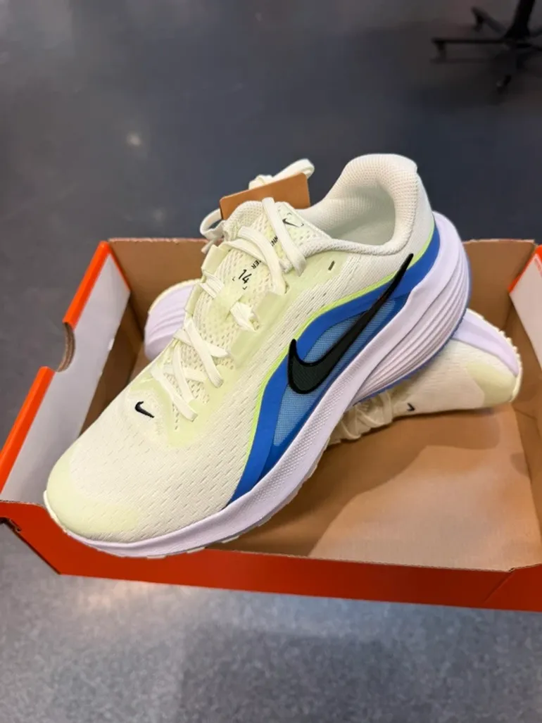 Tweedehands Nike Running Shoes Size 42 bike — afbeelding 4 van 5