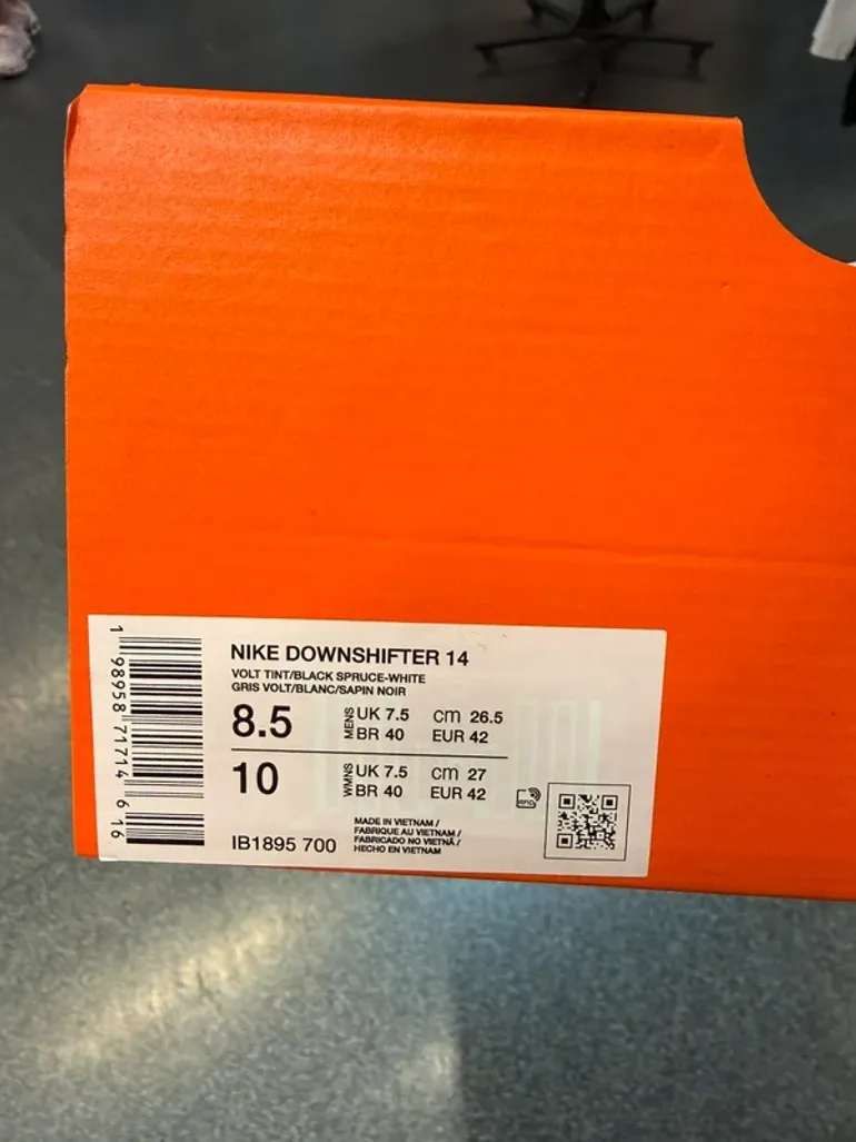Tweedehands Nike Running Shoes Size 42 bike — afbeelding 5 van 5