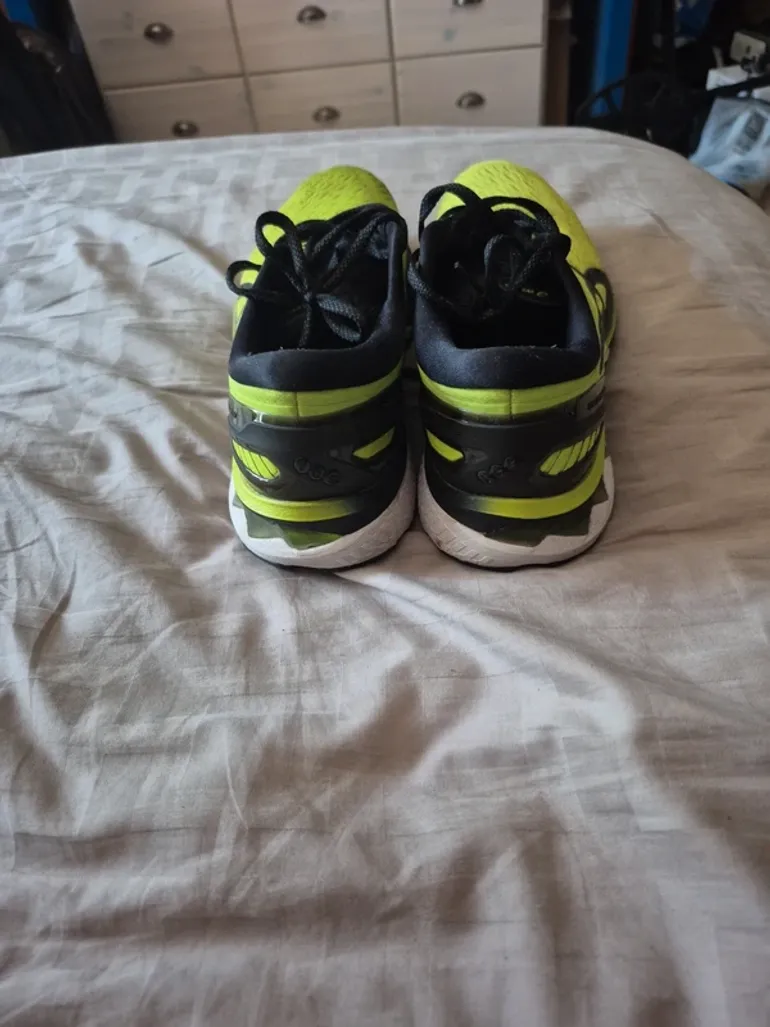 Tweedehands Asics Kayano 27 bike — afbeelding 2 van 4