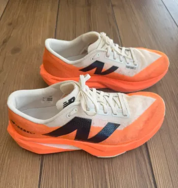 Used New Balance Fuelcell Rebel v4 bike — image 2 of 9