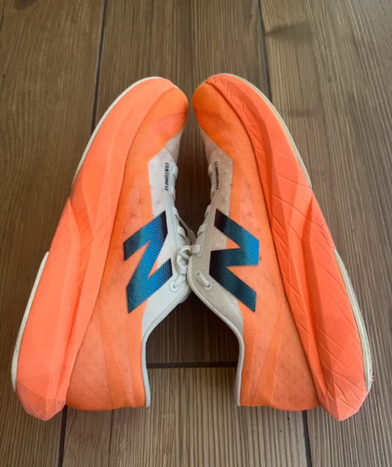 Used New Balance Fuelcell Rebel v4 bike — image 6 of 9