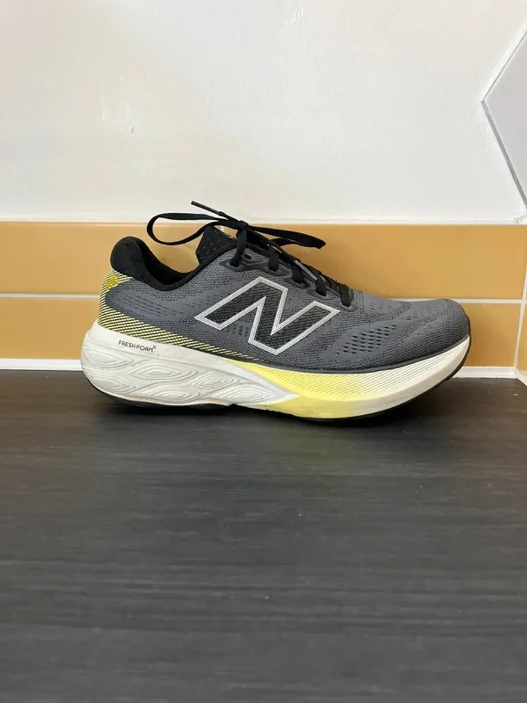 Used New Balance Fresh Foam x880 v15 bike — image 7 of 13