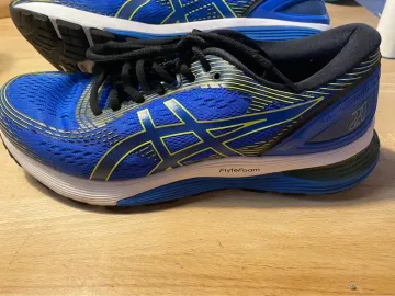 Używany Asics Laufschuhe Running Shoes