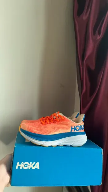 Used Orange Clifton 9 Running Shoes