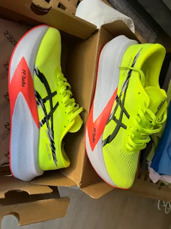 Used Orange Magic Speed FF Turbo Running Shoes