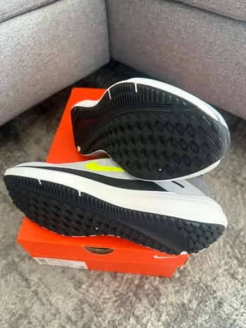 Used Nike Air Winflo 10 bike — image 2 of 7