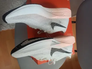 Used Lauf ZoomX Vaporfly 3 bike — image 7 of 10