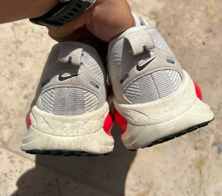 Used Nike Vomero 18 bike — image 4 of 6