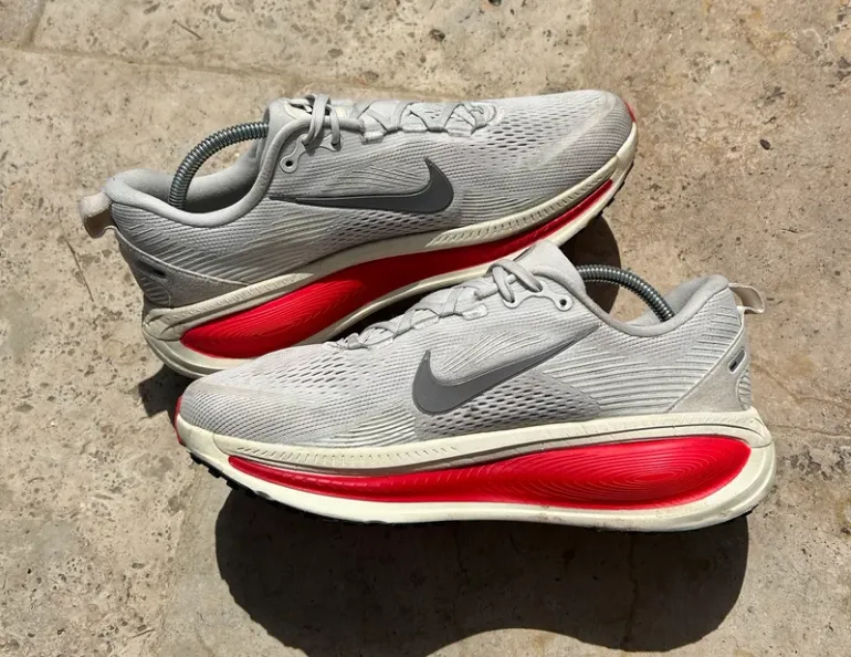 Used Nike Vomero 18 bike — image 2 of 6
