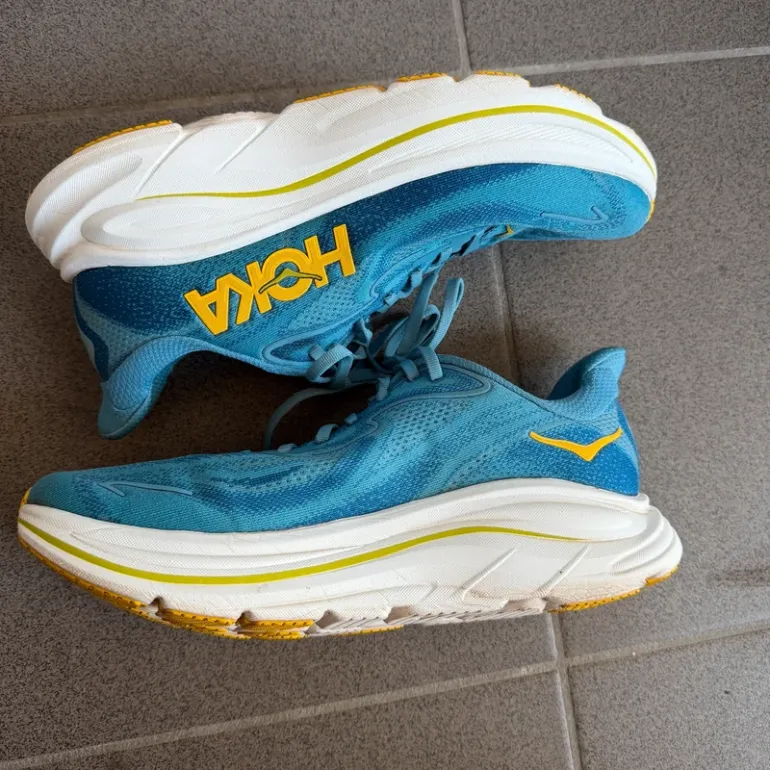 Used Hoka Clifton 10 bike — image 3 of 9