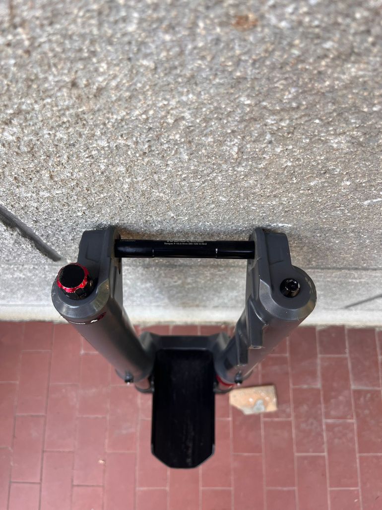 Brugt RockShox Zeb Ultimate Fork 2024 bike — billede 10 af 15
