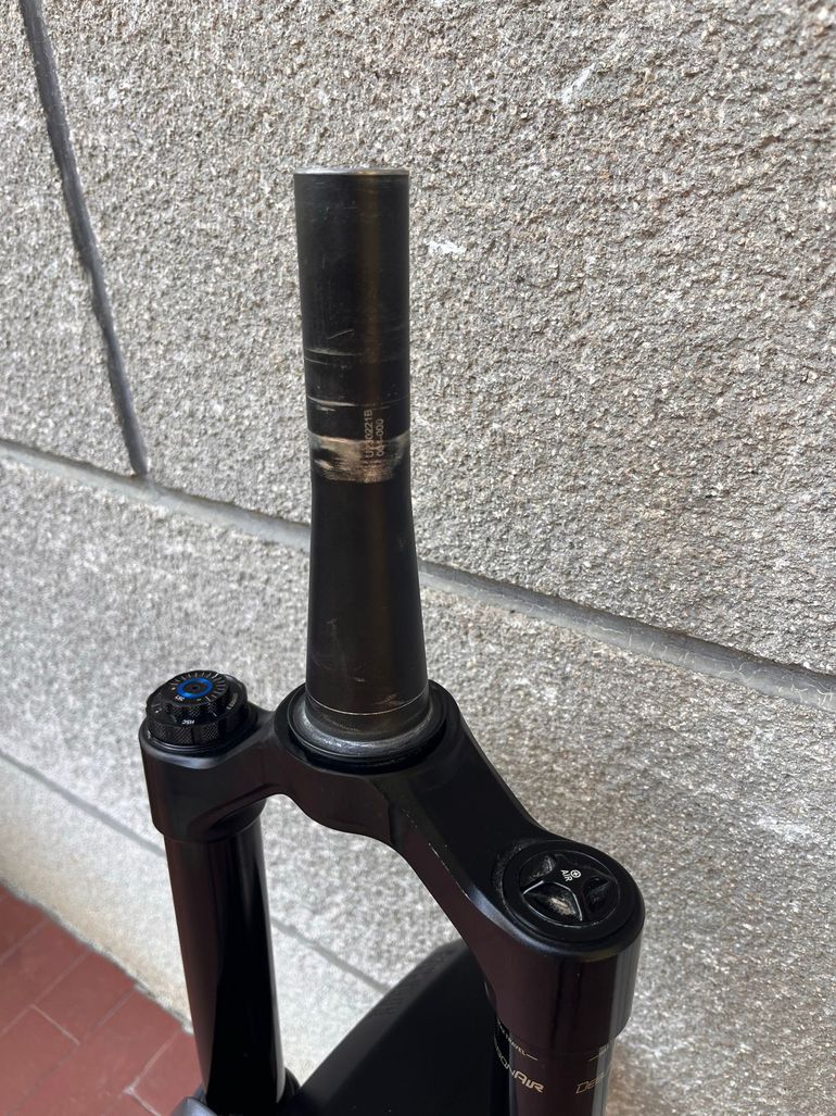 Brugt RockShox Zeb Ultimate Fork 2024 bike — billede 3 af 15