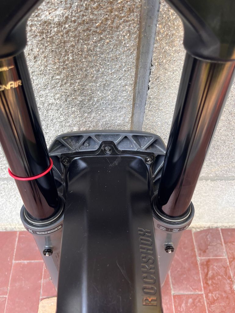 Brugt RockShox Zeb Ultimate Fork 2024 bike — billede 6 af 15