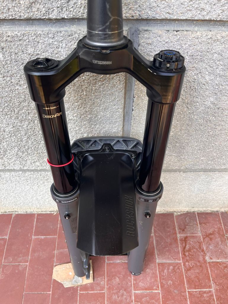 Brugt RockShox Zeb Ultimate Fork 2024 bike — billede 5 af 15