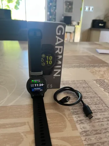 Used Garmin vívoactive 5 Electronics