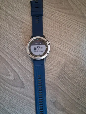 Used Garmin quatix 5 Electronics