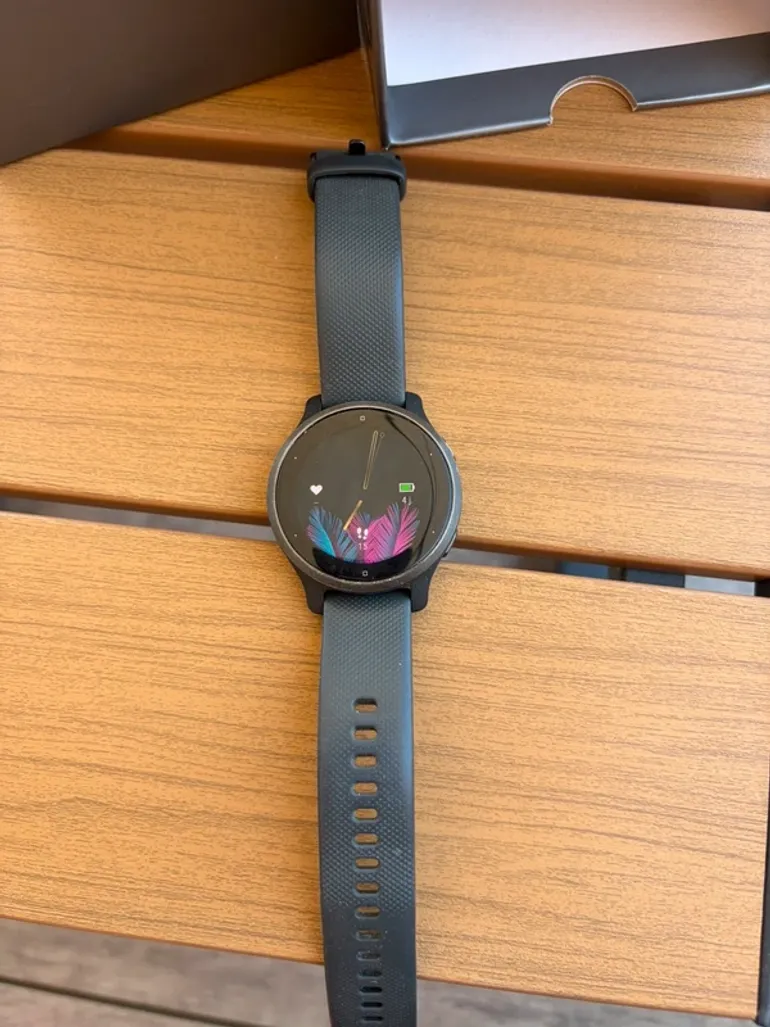 Used Garmin Venu 2S bike — image 2 of 5