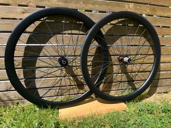Used Carbonda Rennrad Laufradsatz 40 mm Höhe und 23 mm Maulweite Wheels