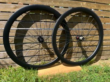 Brugt Carbonda Rennrad Laufradsatz 40 mm Höhe und 23 mm Maulweite Wheels