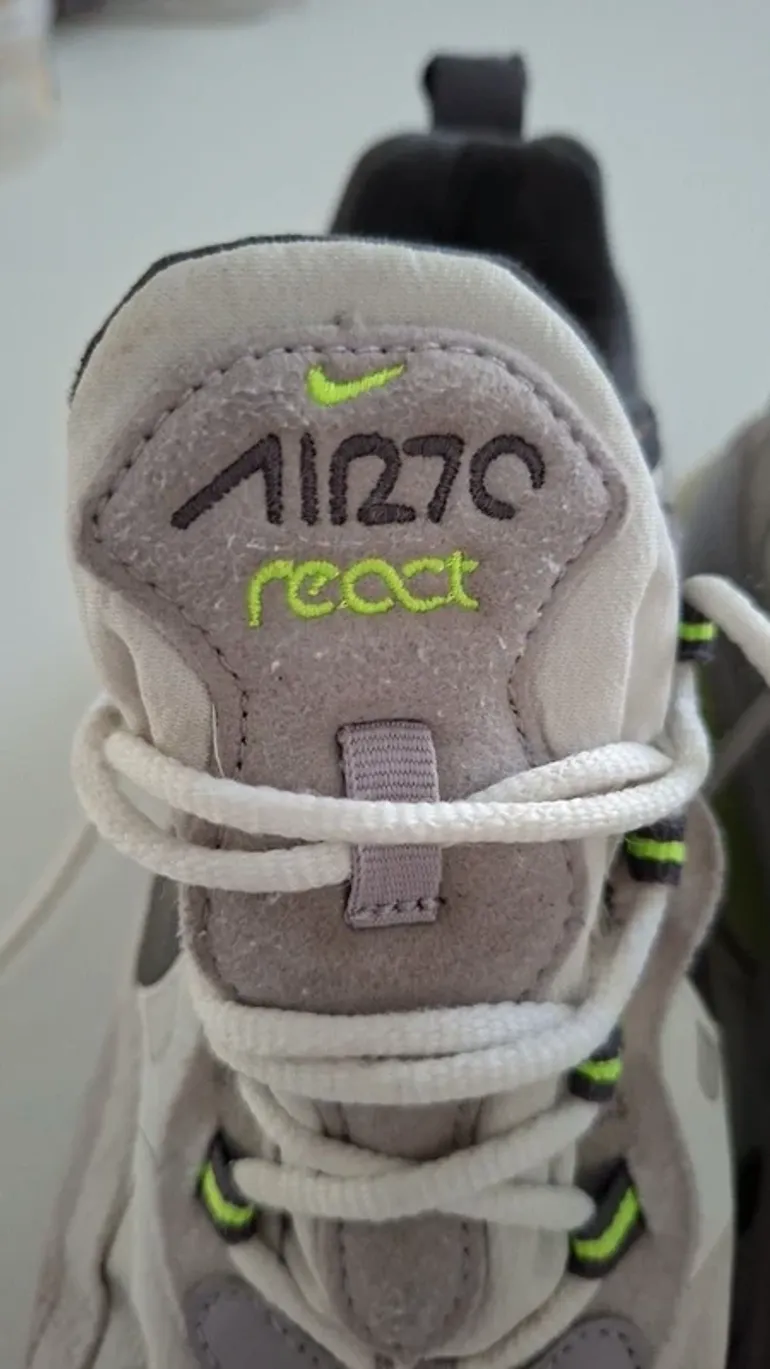 Używany Nike Air Max 270 React bike — zdjęcie 2 z 10