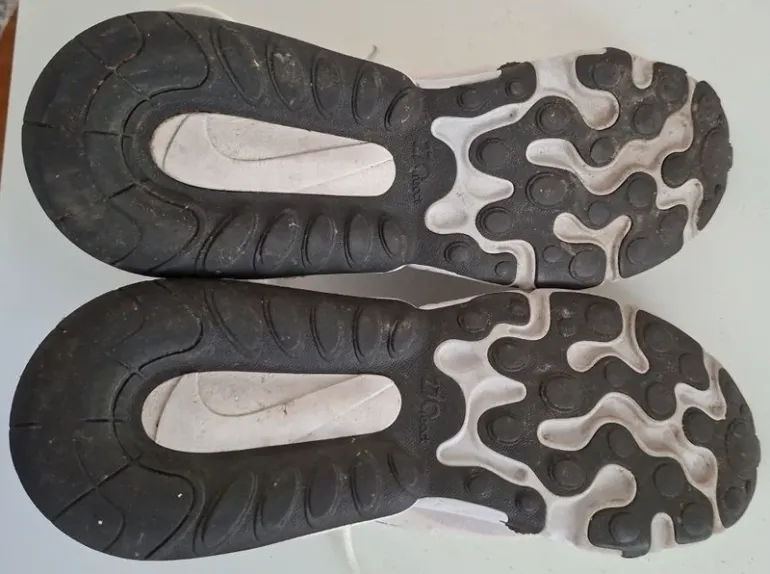 Używany Nike Air Max 270 React bike — zdjęcie 3 z 10