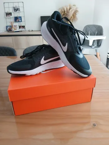 Używany Nike Baskets Running Shoes