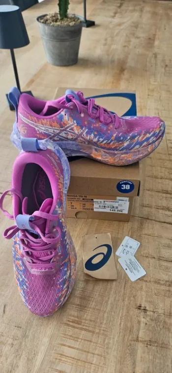 Used Asics Gel Noosa Tri 16 Running Shoes