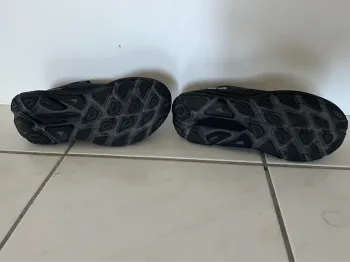 Used Hoka Clifton 9 GTX bike — image 5 of 8