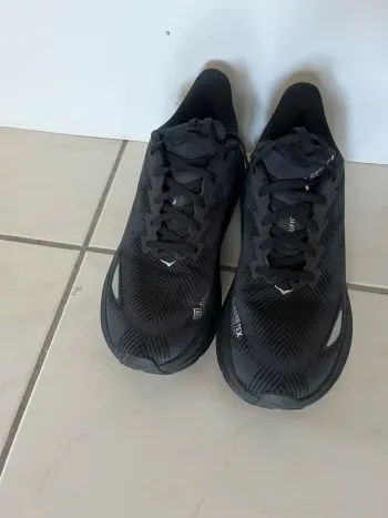 Used Hoka Clifton 9 GTX bike — image 3 of 8
