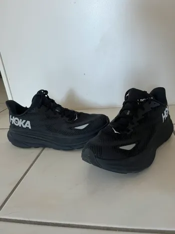 Used Hoka Clifton 9 GTX bike — image 2 of 8
