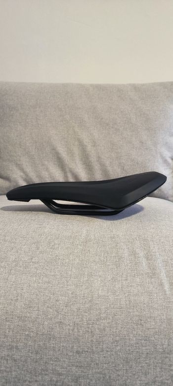 Używany Fizik Terra Argo X5 Saddle 2025 Saddles & Seatposts