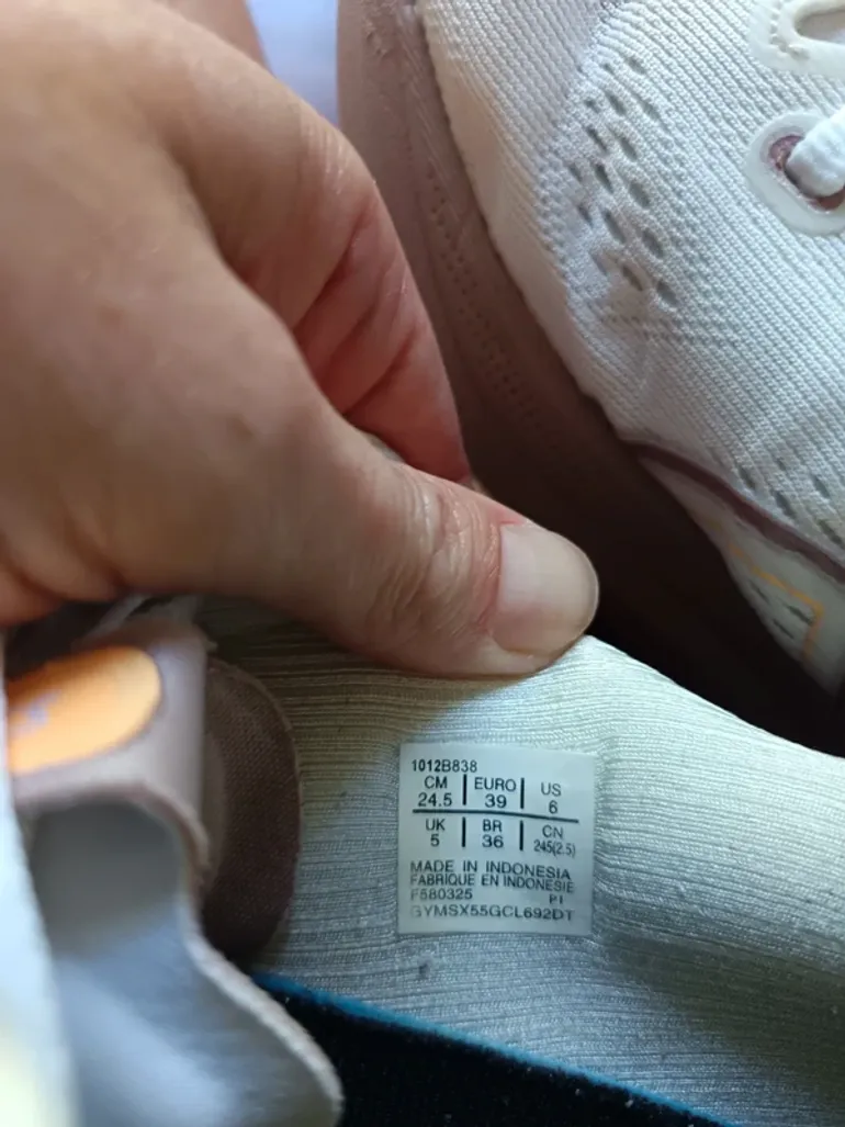 Used Asics Gel Kayano 32 bike — image 14 of 14