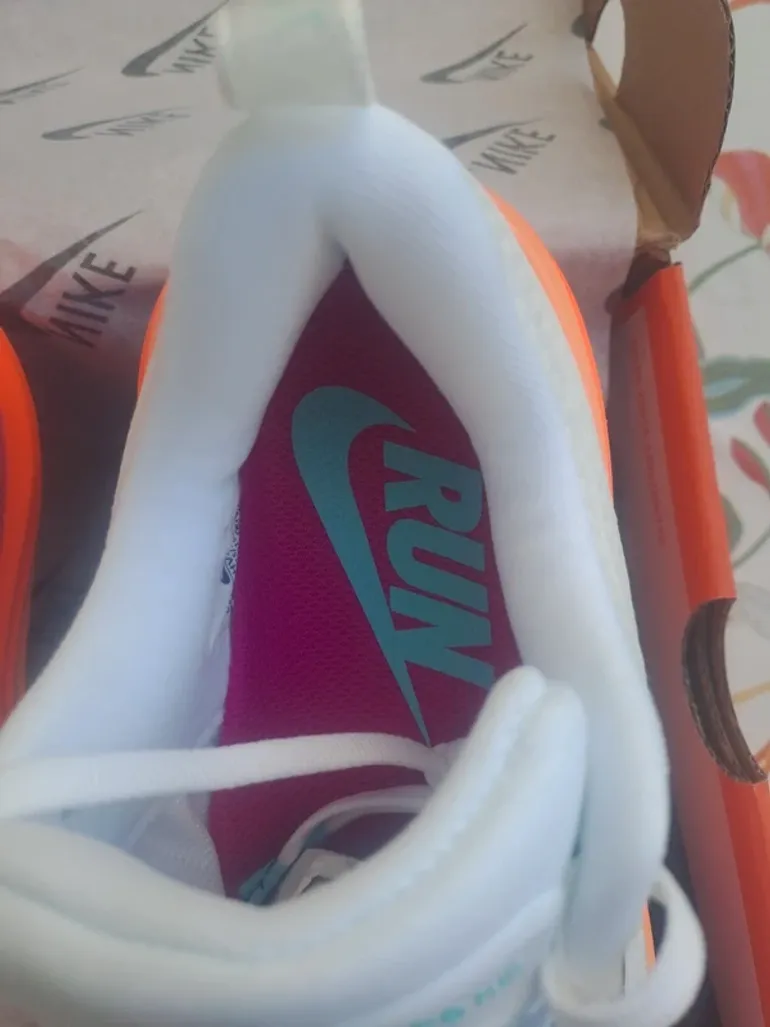 Used Nike Vomero Plus Run bike — image 6 of 12
