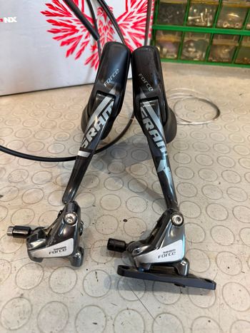 Tweedehands Sram FORCE 1x11s. DISCO IDRAULICO. Drivetrain & Pedals
