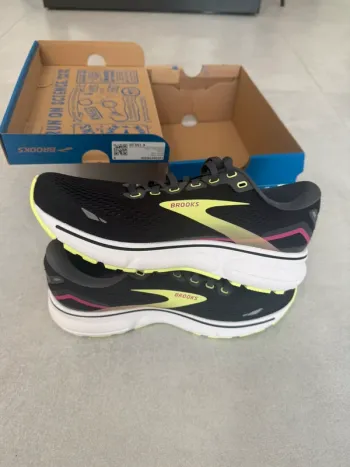 Used Brooks Ghost 15 Running Shoes