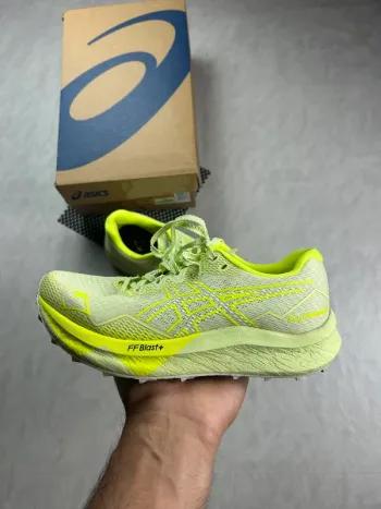 Used Asics Fujispeed 3 Running Shoes