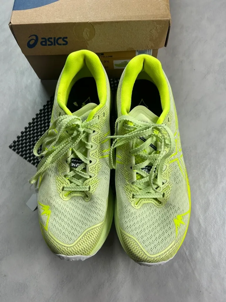 Used Asics Fujispeed 3 bike — image 3 of 6