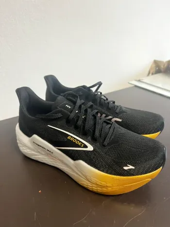 Brooks Hyperion Max 2 Running Shoes de segunda mano