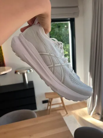 Used Asics Gel Kayano 31 bike — image 4 of 6