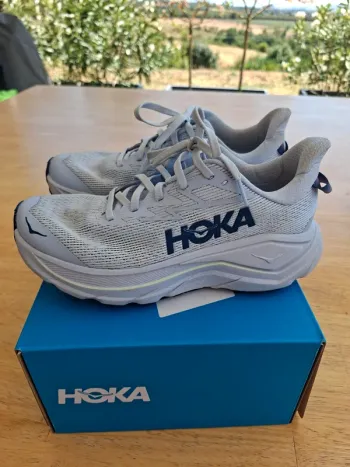 Used Hoka Challenger 8 bike — image 3 of 7