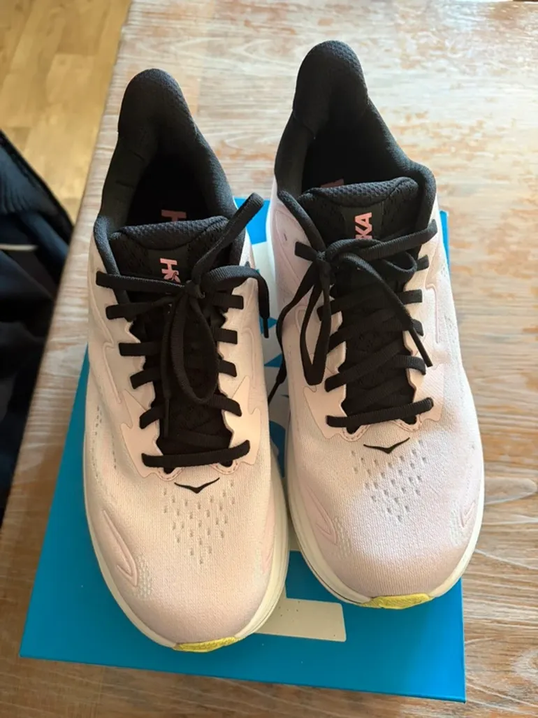 Used Hoka Running Shoes bike — image 6 of 6