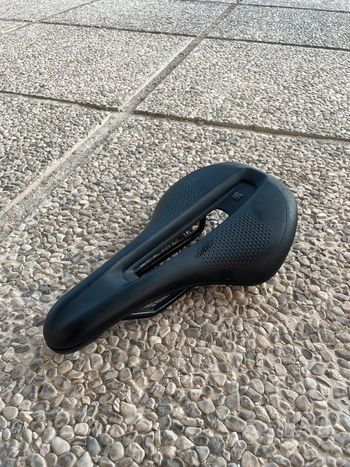 Použité Bontrager Short Saddle 145 mm Saddles & Seatposts