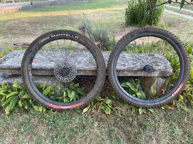 Käytetty Bontrager Line Elite 30 Wheels