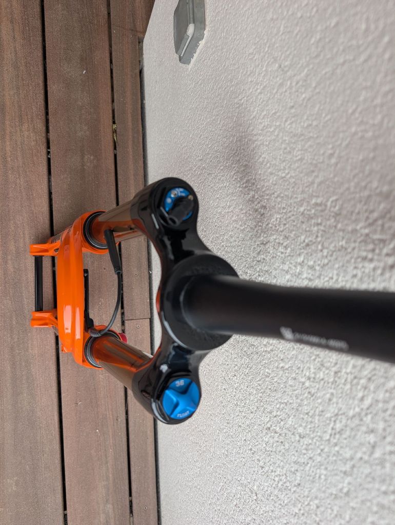 Fox 36 Factory Fork live bike usato — immagine 3 di 5