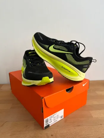 Used Nike Vomero 18 Running Shoes