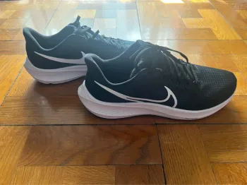 Used Pegasus Air Zoom 39 Running Shoes