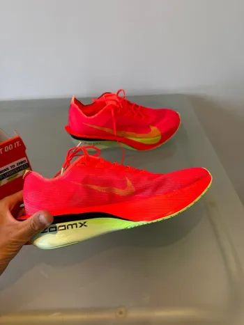 Used Nike ZoomX Vaporfly Next% 4 bike — image 2 of 4