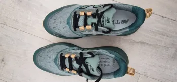 Used New Balance Hierro V8 bike — image 6 of 11
